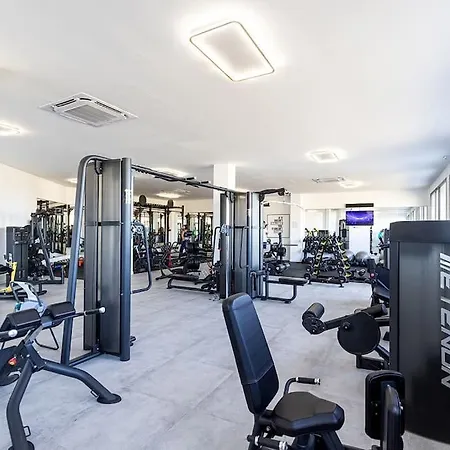 Luxury Family Penthouse, 7 Pools, Golf & Seaview