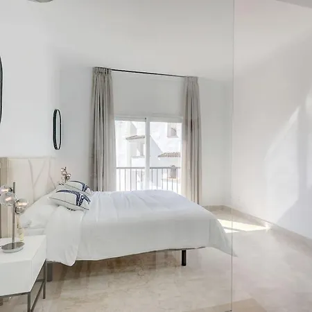 Luxury Family Penthouse, 7 Pools, Golf & Seaview דירה Benahavís