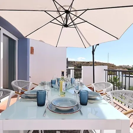Luxury Family Penthouse, 7 Pools, Golf & Seaview Benahavís