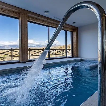 דירה Luxury Family Penthouse, 7 Pools, Golf & Seaview